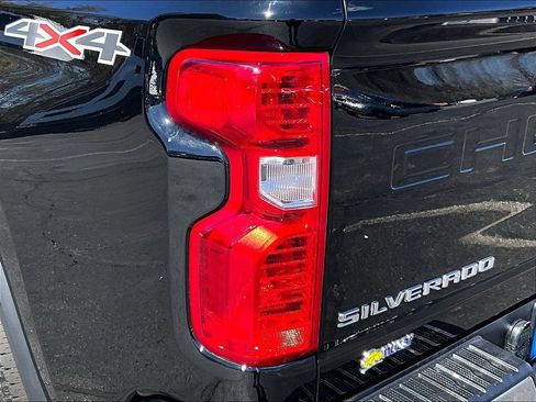 Used 2025 Chevrolet Silverado 2500 LT w/ Convenience Package AWD/4WD image 34