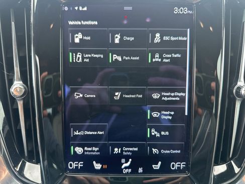 Used 2021 Volvo S60 T8 R-Design image 12