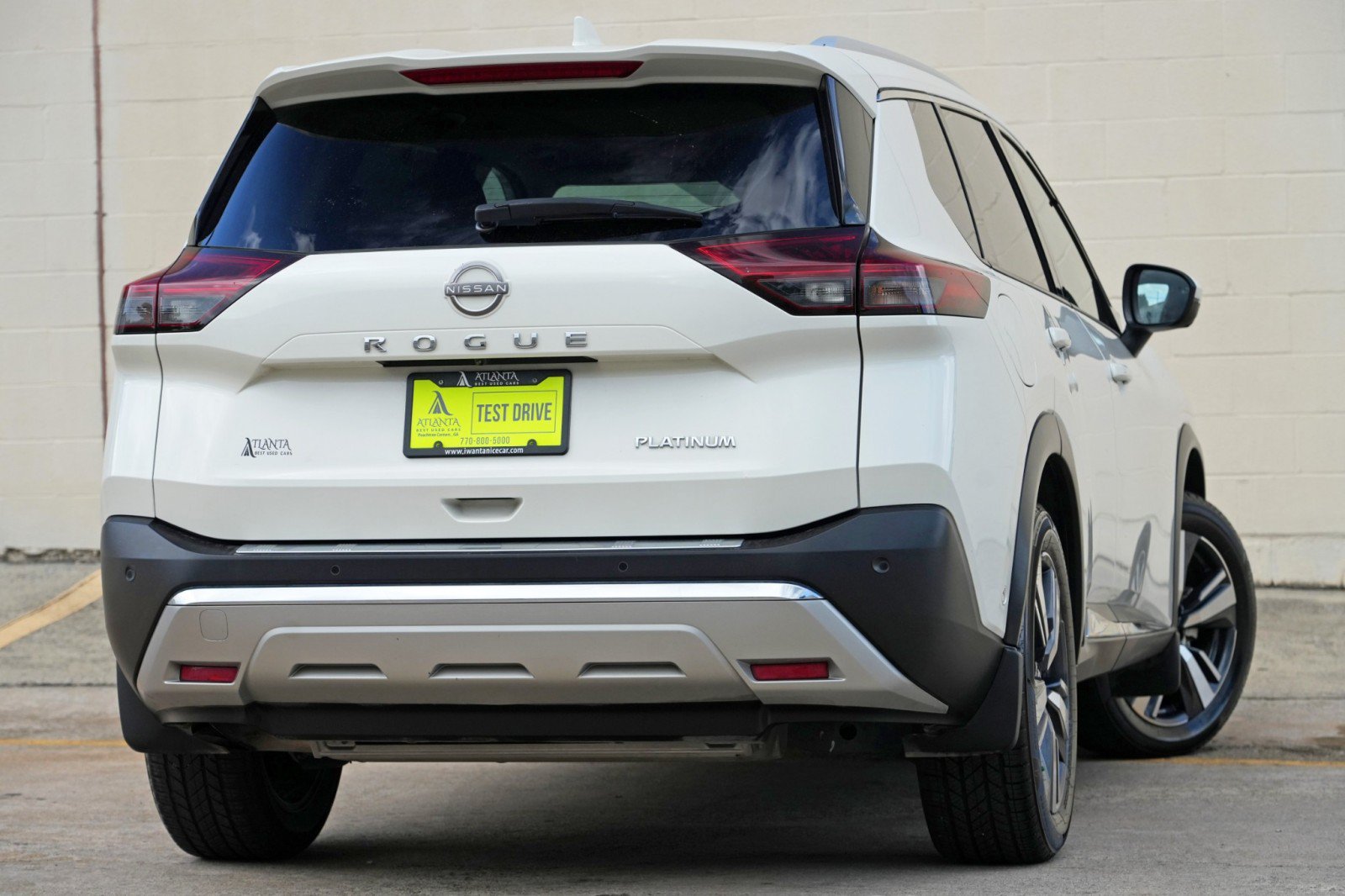 Used 2023 Nissan Rogue Platinum FWD image 4