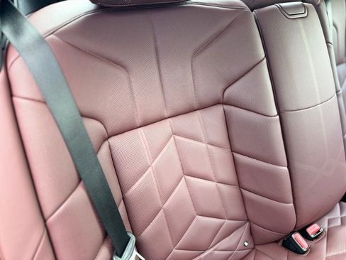 Used 2024 BMW 760i xDrive w/ Premium Package 2 image 46