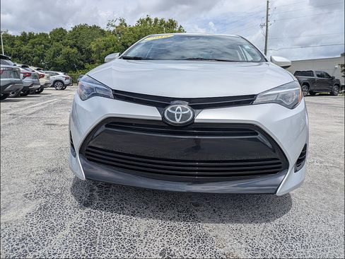 Used 2018 Toyota Corolla LE FWD image 10