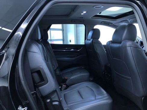 Used 2018 Buick Enclave Essence AWD/4WD image 22