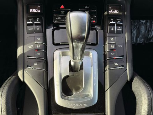 Used 2017 Porsche Cayenne image 22