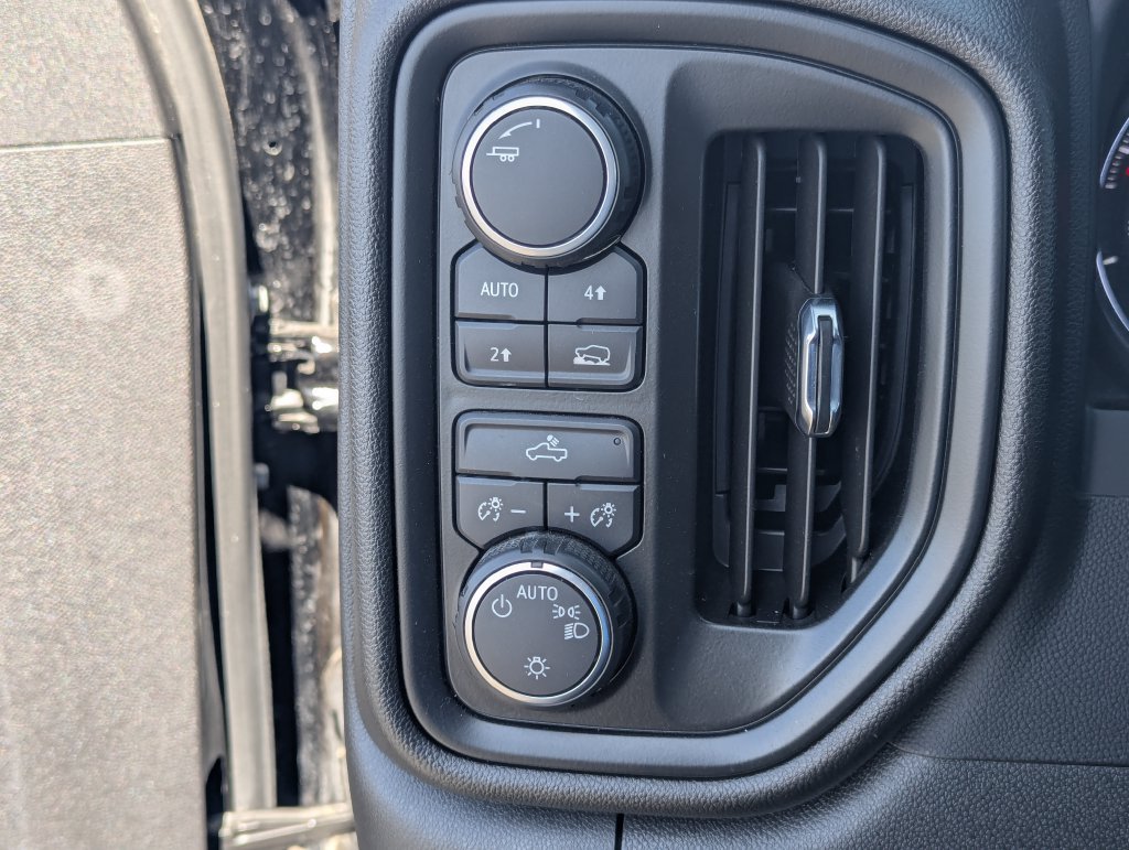 Used 2022 Chevrolet Silverado 1500 Custom AWD/4WD image 21