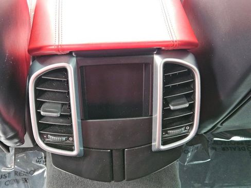 Used 2017 Porsche Cayenne Platinum Edition image 24