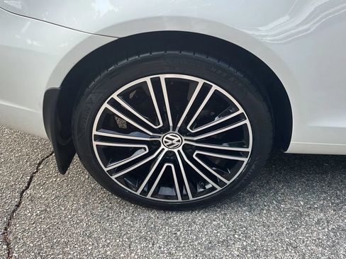 Used 2014 Volkswagen Eos FWD image 28