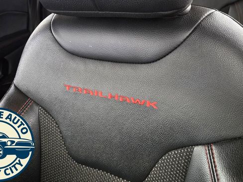 Used 2020 Jeep Compass Trailhawk image 24