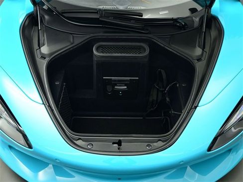 Used 2024 McLaren 750S Spider image 17