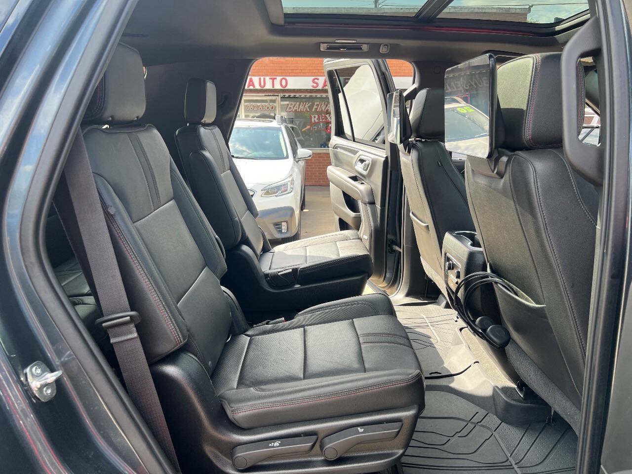 Used 2021 Chevrolet Tahoe RST w/ Luxury Package AWD/4WD image 31