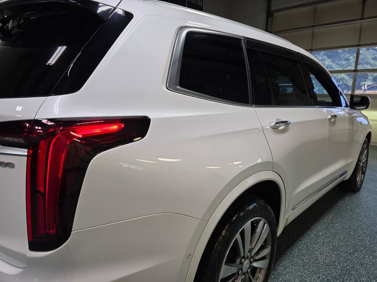 Used 2021 Cadillac XT6 Premium Luxury AWD/4WD image 4