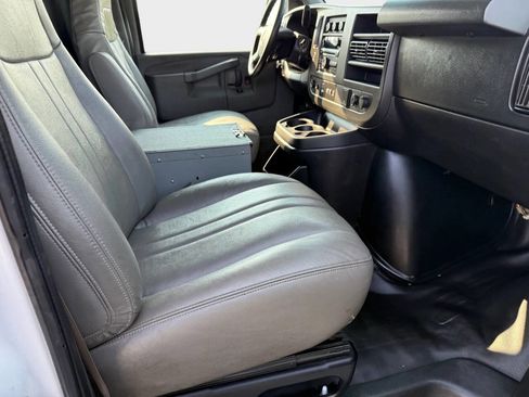 Used 2018 Chevrolet Express 3500 Extended w/ Driver Convenience Package image 8