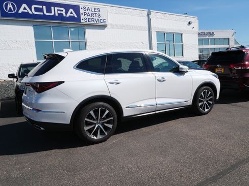 Used 2026 Acura MDX w/ Technology Package AWD/4WD image 4