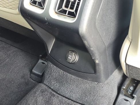 Used 2024 Kia Sorento S w/ Panoramic Sunroof Package FWD image 18