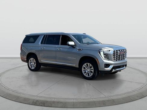 Used 2025 GMC Yukon XL Denali w/ Sun & Power Step Package AWD/4WD image 2