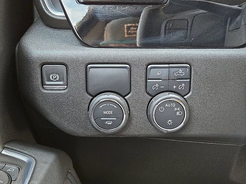 Used 2025 Chevrolet Silverado 1500 LT w/ Safety Package RWD image 24