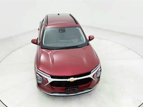 Used 2025 Chevrolet Trax LT w/ LT Convenience Package FWD image 20