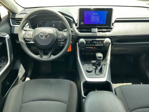 Used 2025 Toyota RAV4 LE AWD/4WD image 17