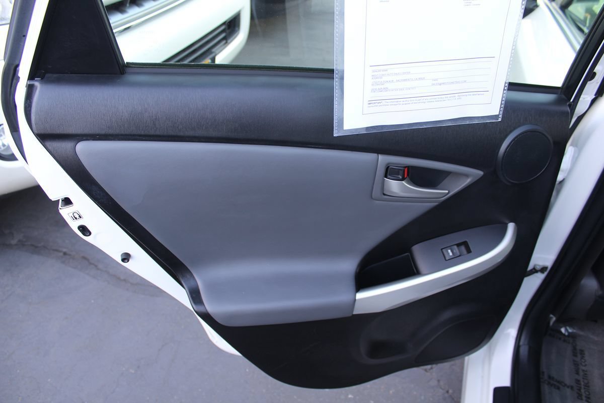 Used 2014 Toyota Prius Four FWD image 22