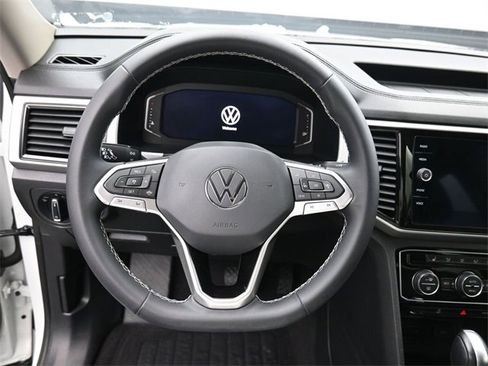 Used 2022 Volkswagen Atlas SE image 16