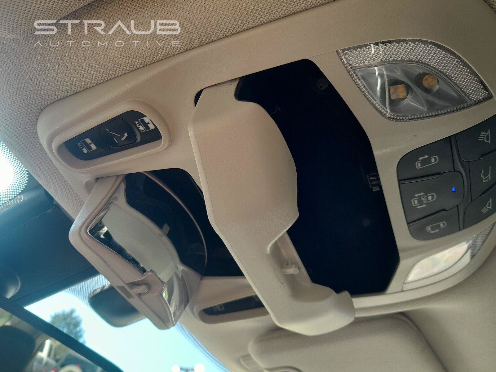 Used 2019 Chrysler Pacifica Limited FWD image 30