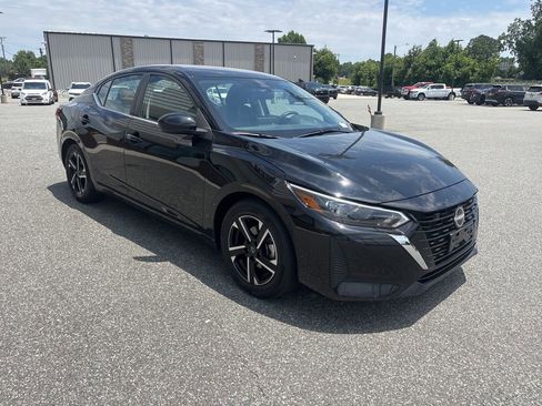 Used 2025 Nissan Sentra SV FWD image 9