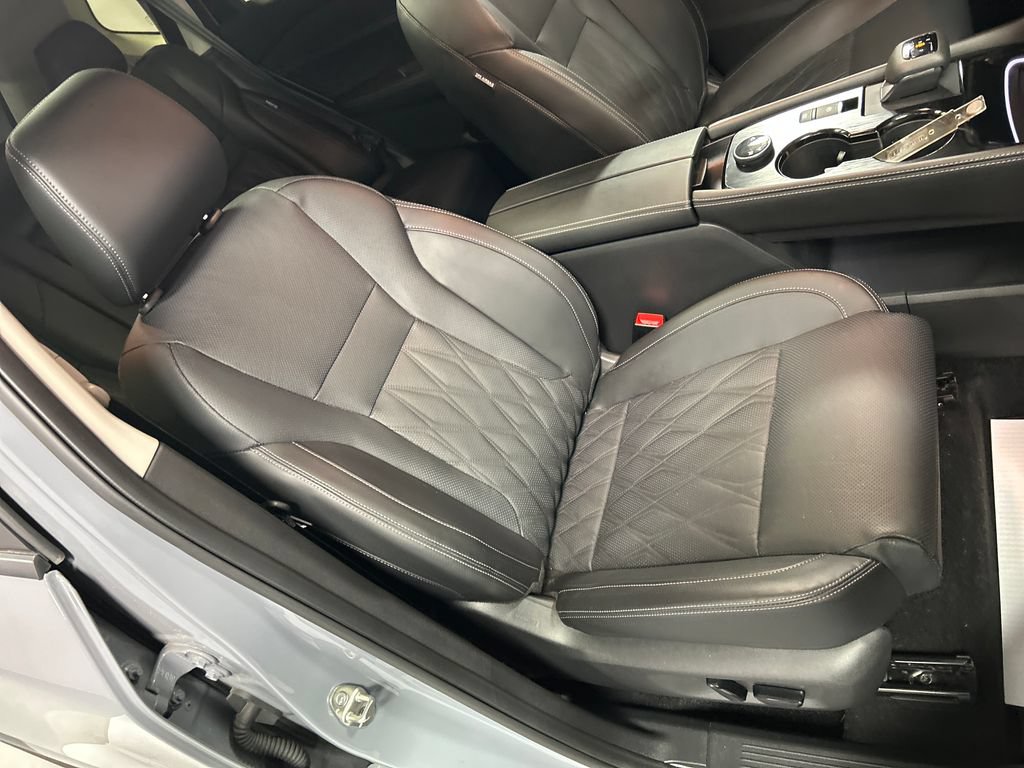 Used 2024 Nissan Rogue Platinum AWD/4WD image 24