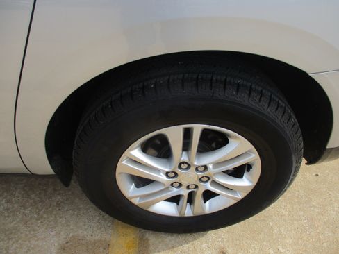 Used 2020 Buick Enclave Essence FWD image 8