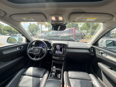 Certified 2023 Volvo XC40 B4 Plus w/ Driver Assist Package FWD image 41