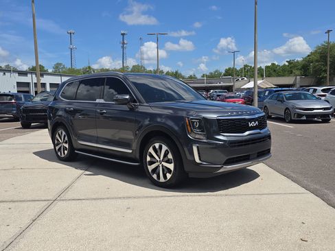 Certified 2022 Kia Telluride S FWD image 2