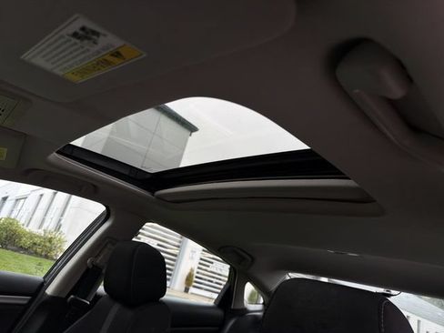 Used 2019 Honda Civic EX image 24
