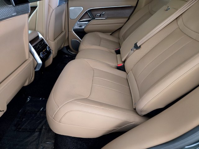 Certified 2025 Land Rover Range Rover Autobiography AWD/4WD image 5