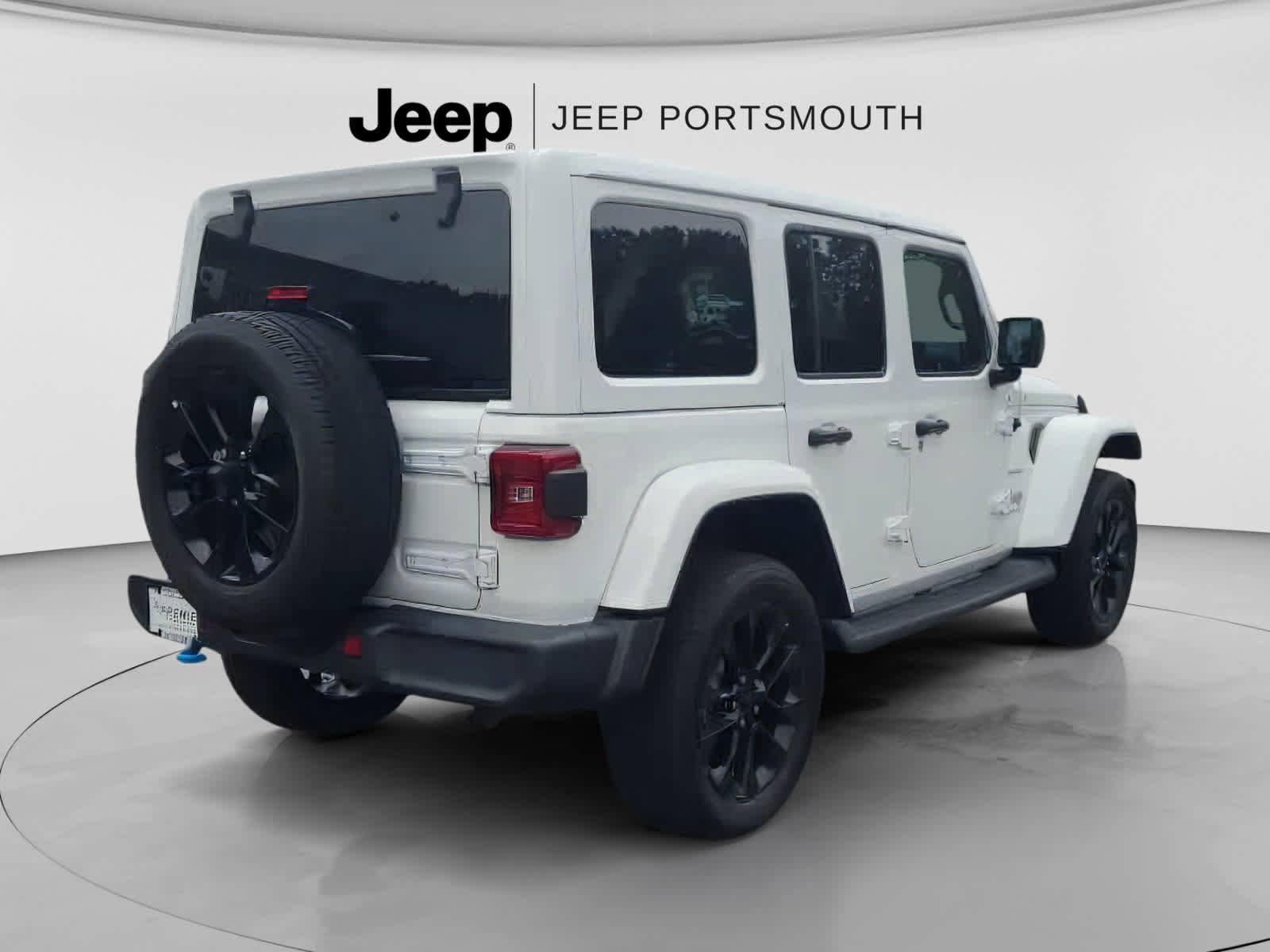 Used 2023 Jeep Wrangler Unlimited Sahara w/ Cold Weather Group AWD/4WD image 10