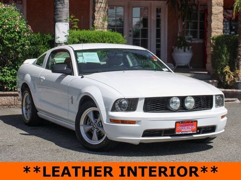 Used 2006 Ford Mustang Premium RWD image 2