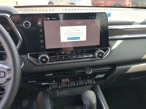 Used 2024 GMC Canyon Elevation w/ Elevation Premium Package image 20