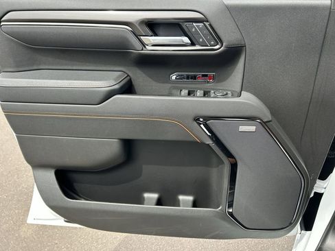 Used 2025 GMC Sierra 1500 AT4 w/ AT4 Premium Package image 23
