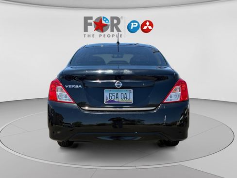 Used 2015 Nissan Versa S FWD image 4