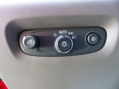 Used 2019 Chevrolet Traverse LT w/ LPO, Floor Liner Package image 26