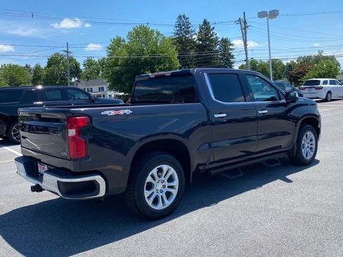 Used 2023 Chevrolet Silverado 1500 LTZ AWD/4WD image 4