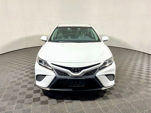 Used 2018 Toyota Camry SE FWD image 5