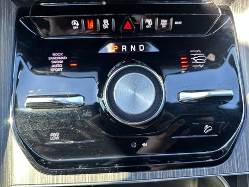 Used 2023 Jeep Wagoneer L Series III w/ Preferred Equipment Group image 23