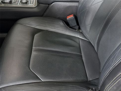 Used 2019 Ford Expedition Platinum image 14