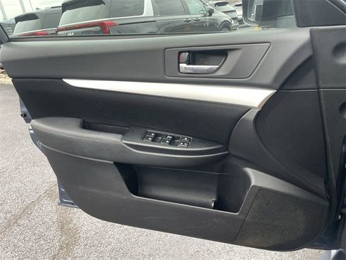 Used 2013 Subaru Legacy 2.5i Premium w/ All-Weather Pkg image 18