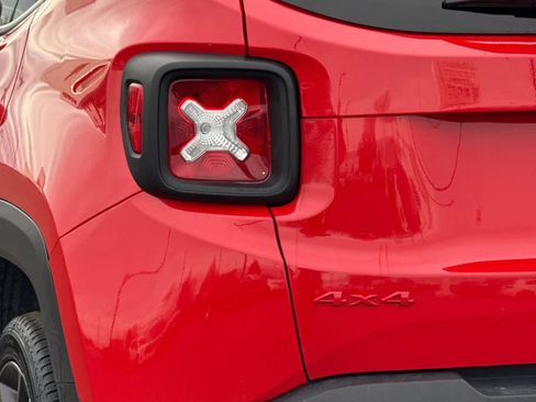 Used 2022 Jeep Renegade Latitude w/ Convenience Group image 31