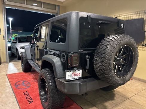 Used 2018 Jeep Wrangler Unlimited Sport S image 12