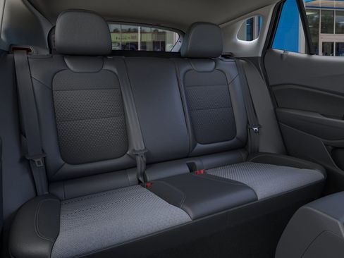 New 2026 Chevrolet Trax LT w/ Sunroof Package image 17