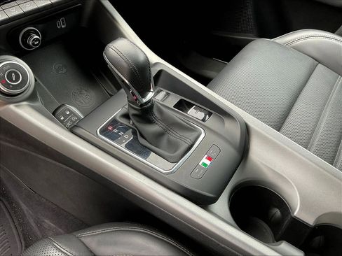 Used 2024 Alfa Romeo Tonale Veloce AWD/4WD image 18