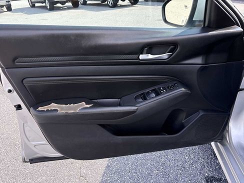 Used 2020 Nissan Altima 2.5 S FWD image 21