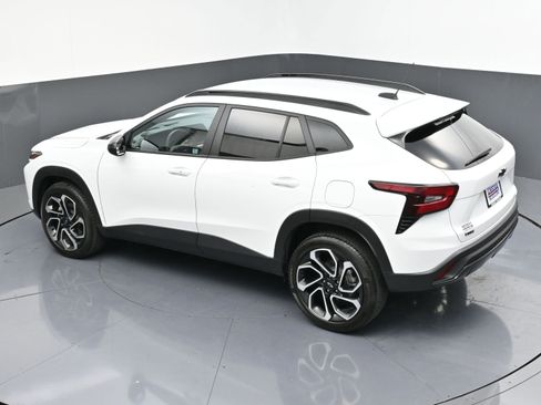 Used 2025 Chevrolet Trax RS w/ Driver Confidence Package image 48