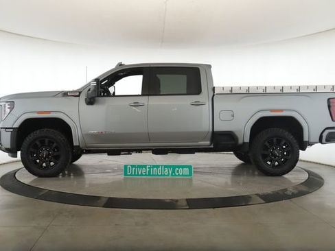 Used 2025 GMC Sierra 2500 AT4 w/ Technology Package image 9