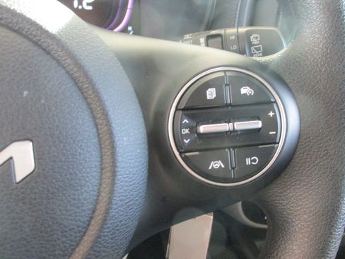 Used 2025 Kia Soul LX w/ LX Technology Package image 15